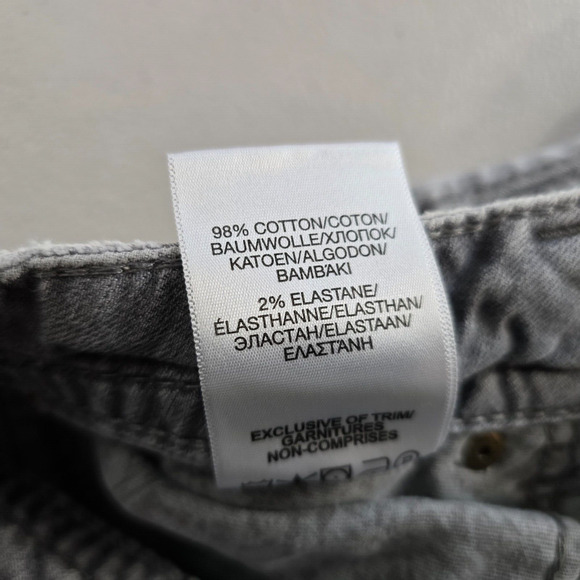 Silver Jeans Women's 28 Silver Gray Light Wash Elyse Skinny Crop Distressed - Picture 5 of 16